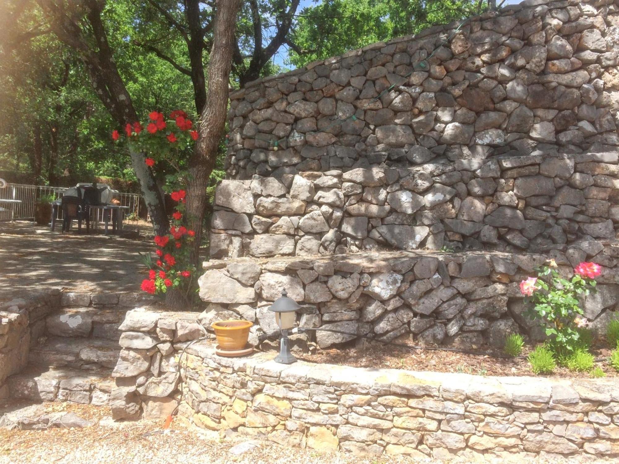 Villa Spacieuse Avec Piscine A Saint Maximin 外观 照片